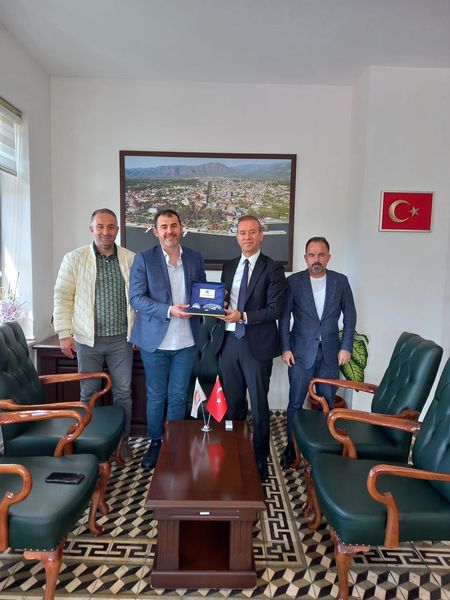Kano Federasyonu Başkanı Alper Cavit Kabakçı, Kaymakamımız Mustafa Maslak'ı Ziyaret Etti.