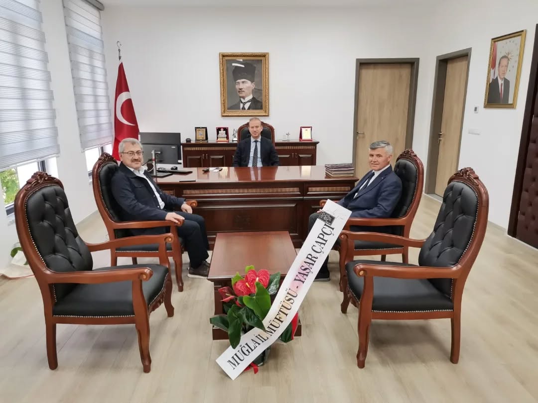  Muğla İl Müftüsü Yaşar Çapçı, İlçe Müftüsü Ahmet Karagöz Kaymakamımız Mustafa Maslak'ı ziyaret etti.